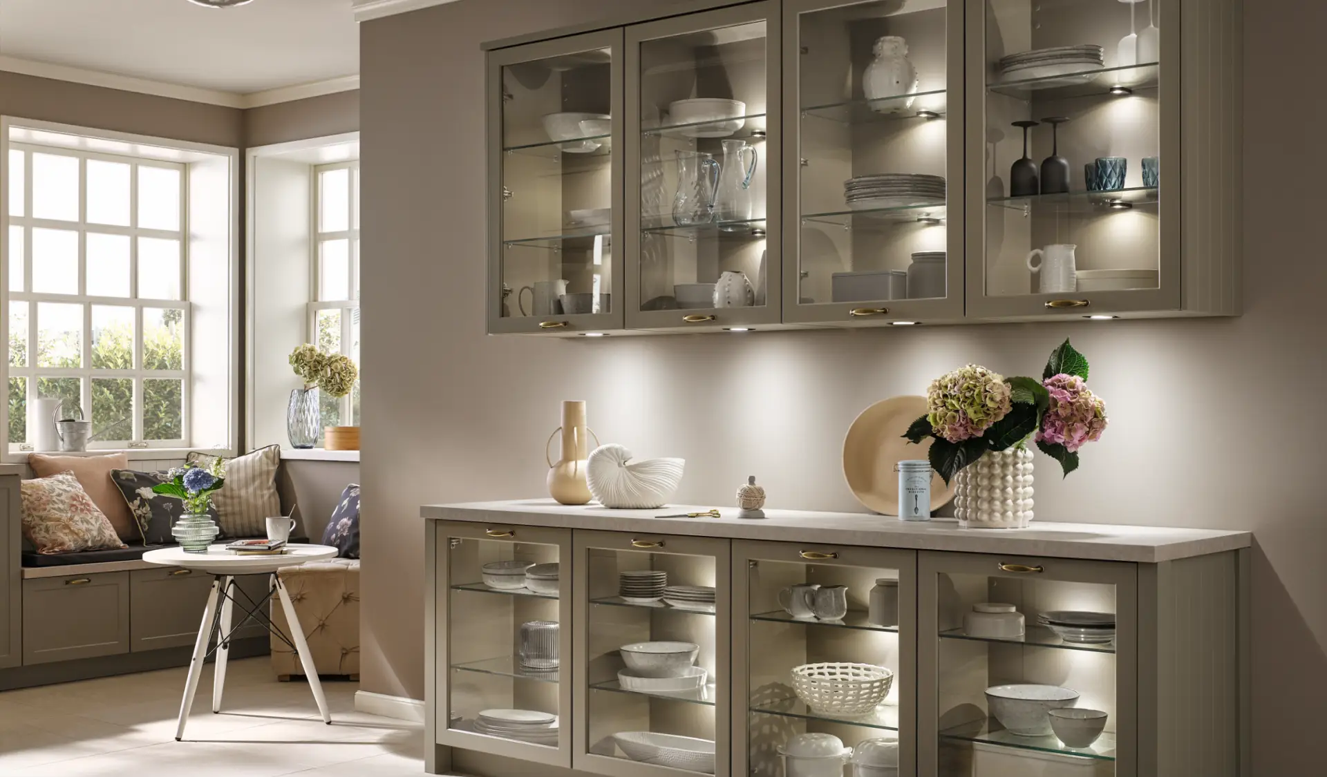 Moderne Küche, warme Töne, Sideboard